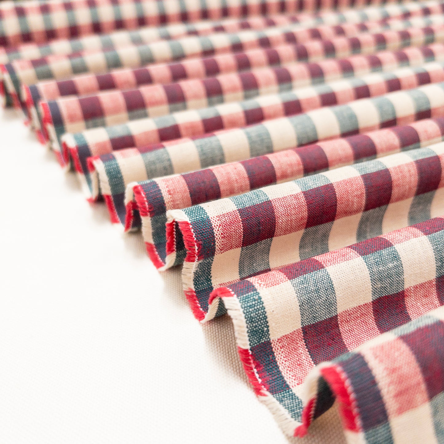 Raspberry Ripple Cotton / Linen