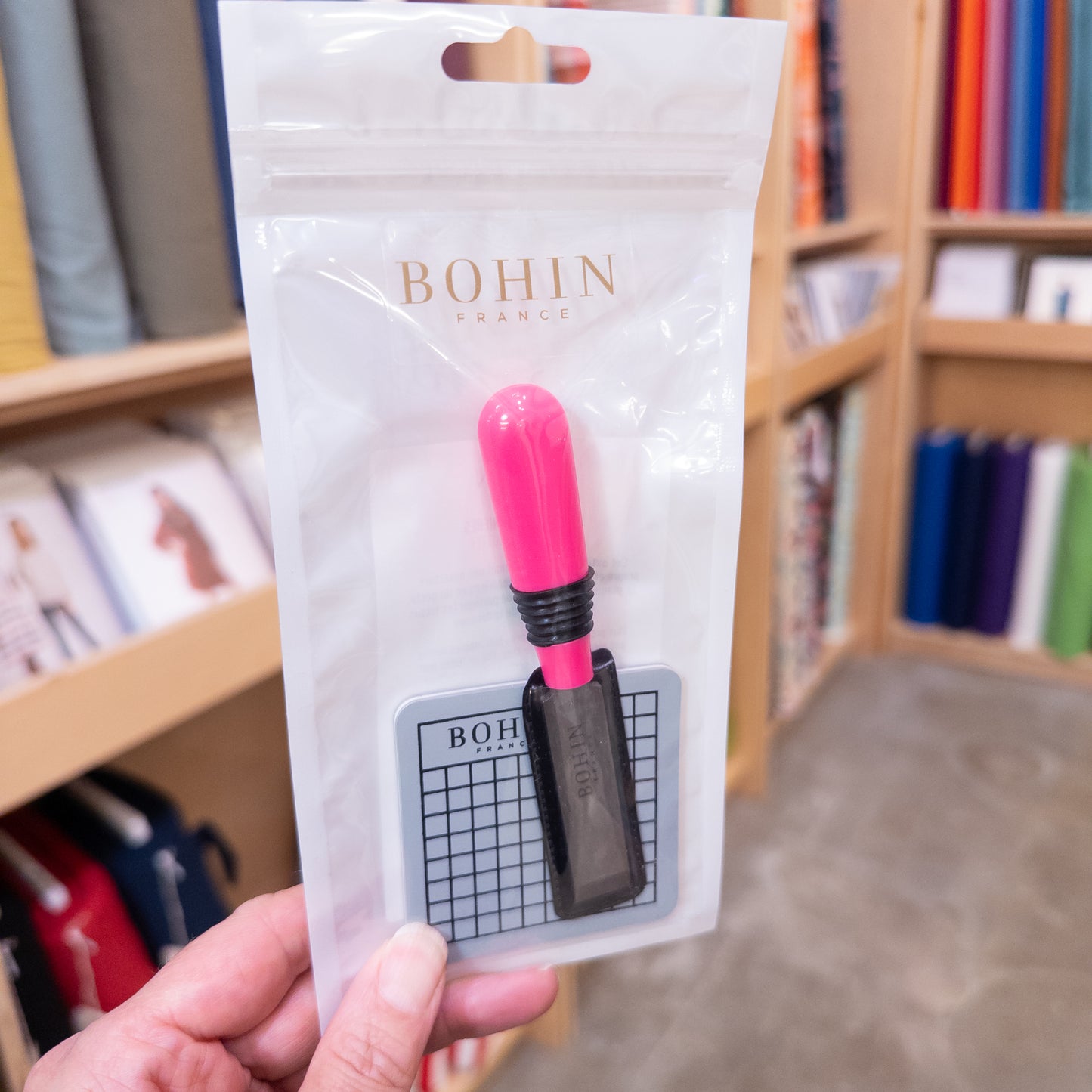 Buttonhole Cutter with Mat : Hot Pink