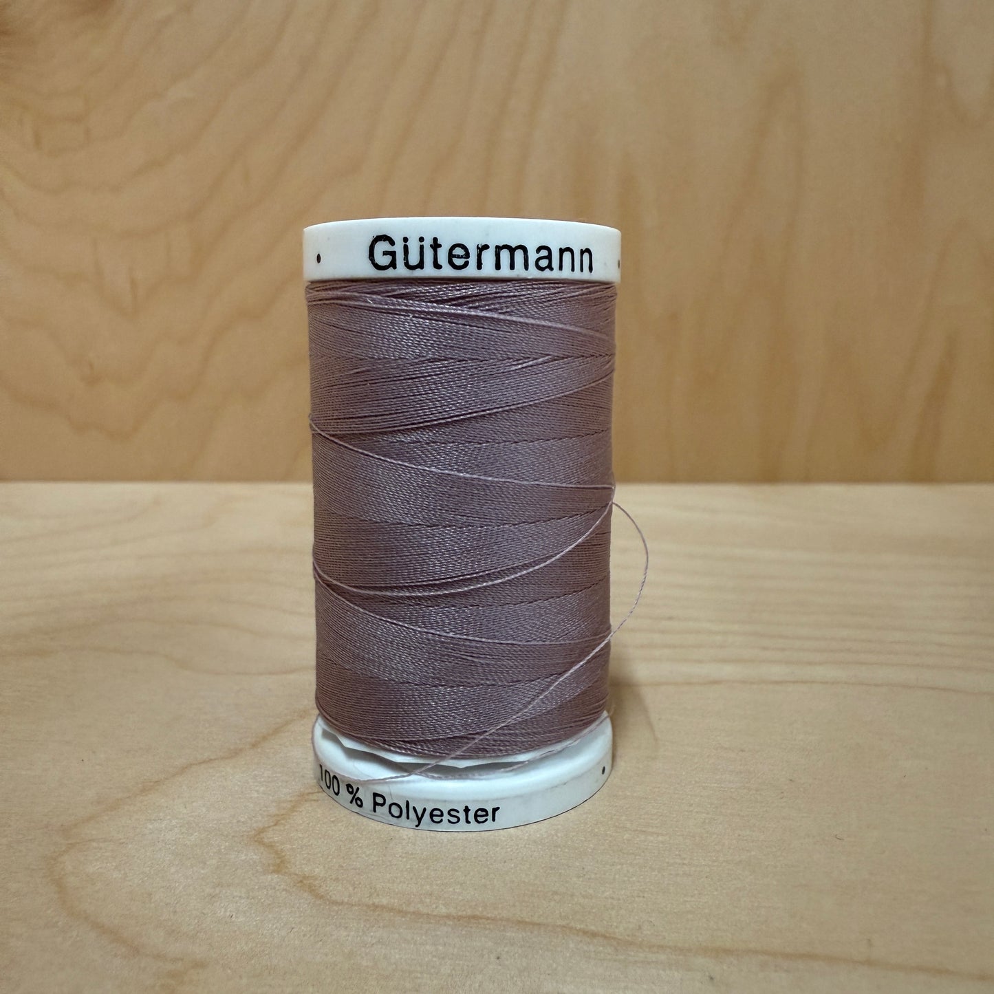 Gutermann Sew-All Thread in Mauve #910 - 547 yards