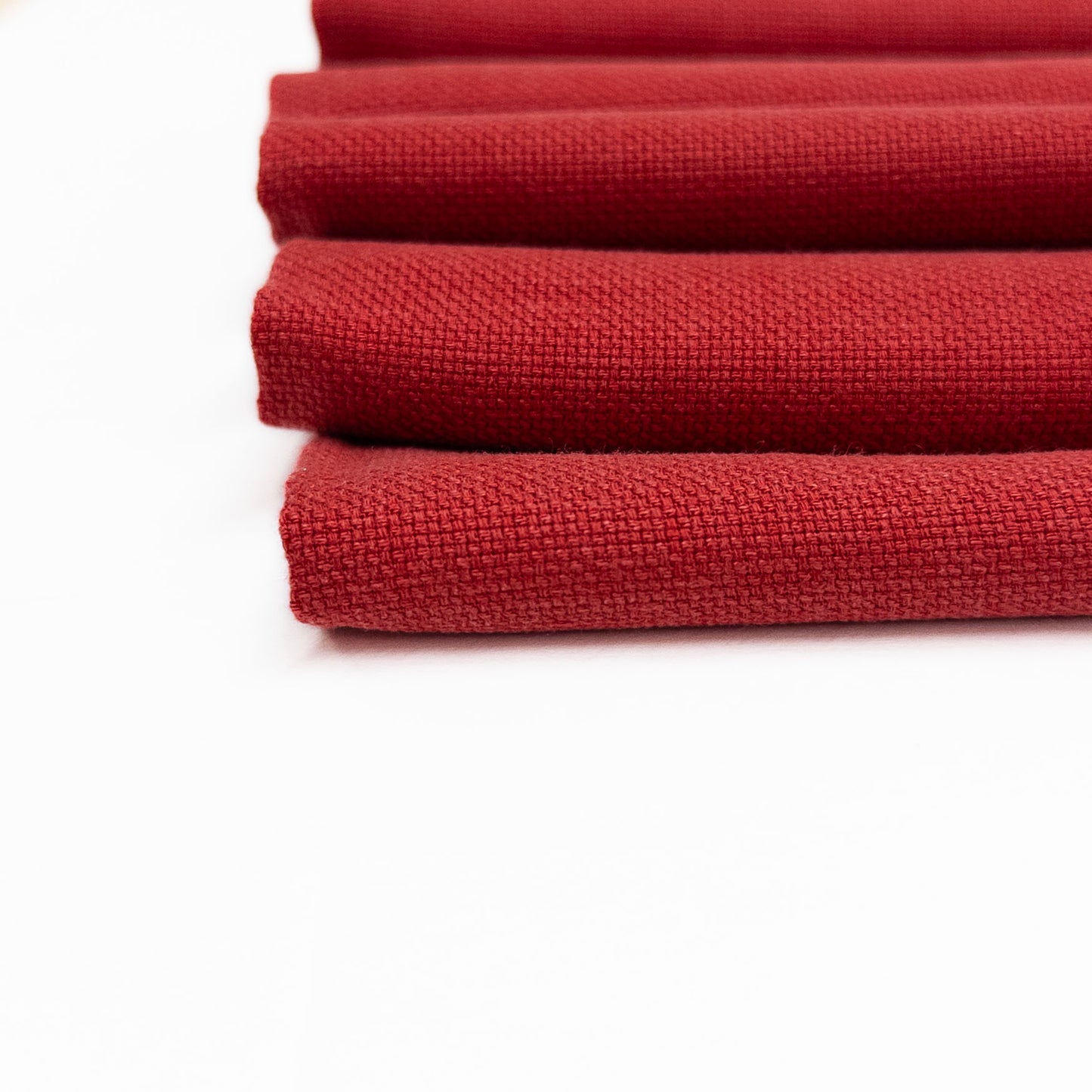 Linen Blend in Berry