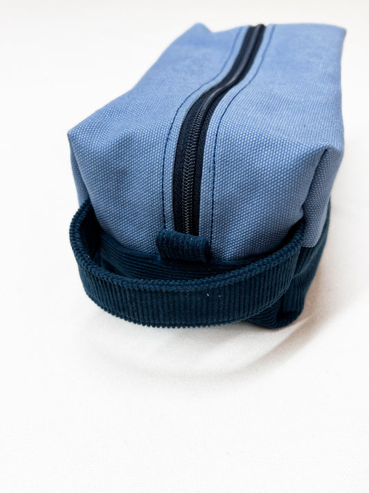 Learn to Sew a Boxed Zipper Bag