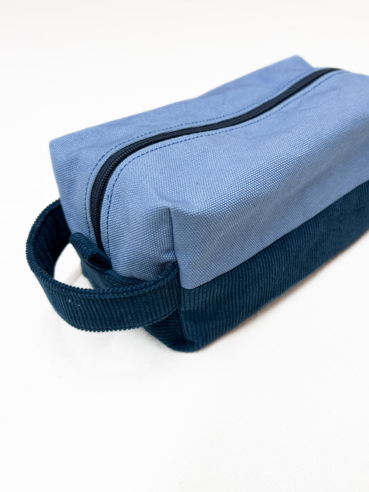Learn to Sew a Boxed Zipper Bag