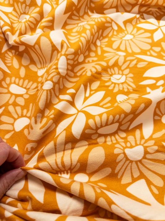 Flannel in Evolve Queen Bee