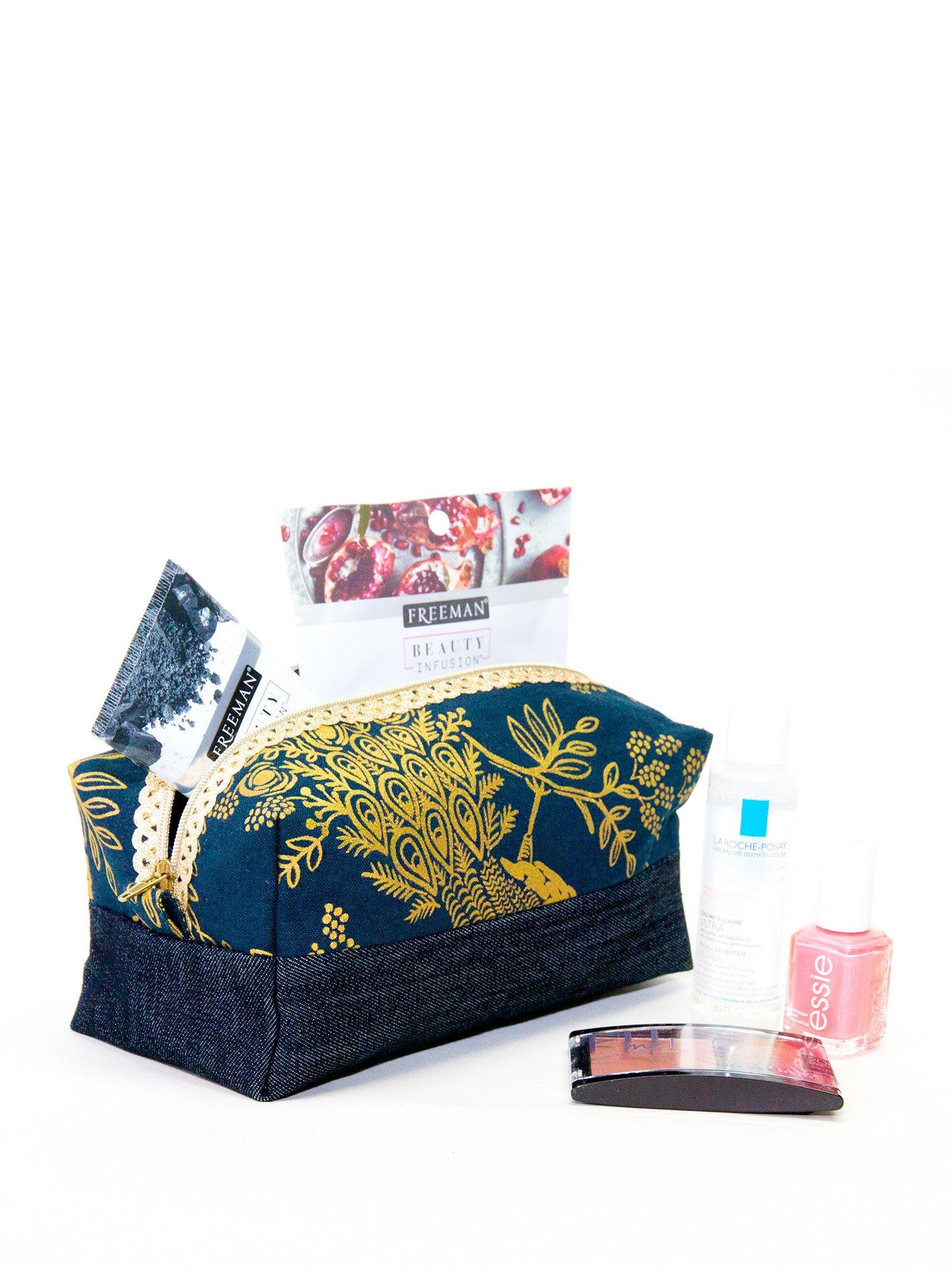 Mars - A classic box pouch with neat finishing