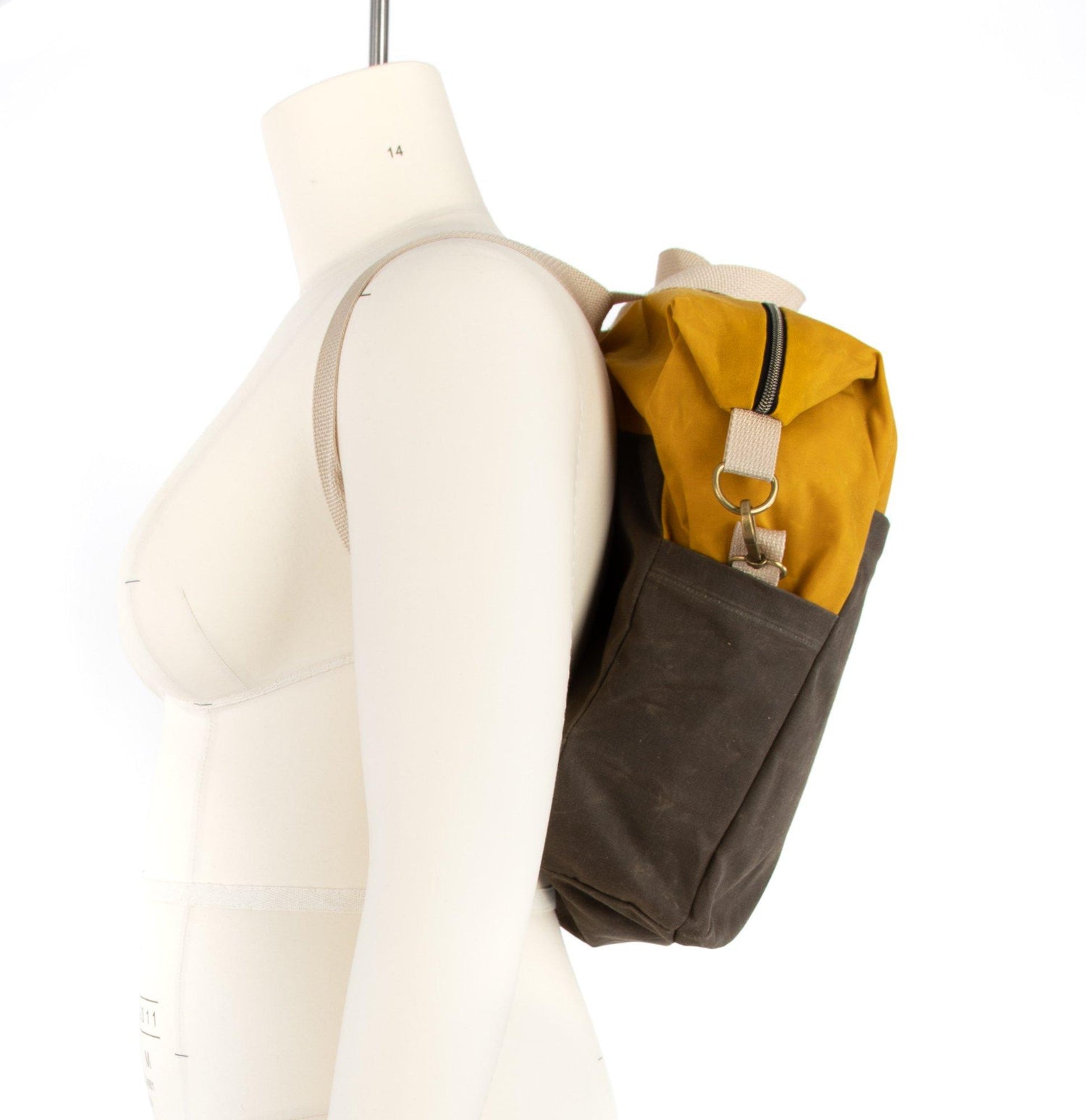 2021 // GALAXIE 5 - 3-in-1 Convertible backpack - Jalie