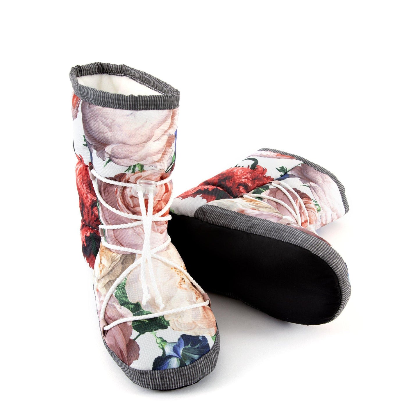 4025 // NORDIK Quilted booties and slippers with travel bag - Jalie