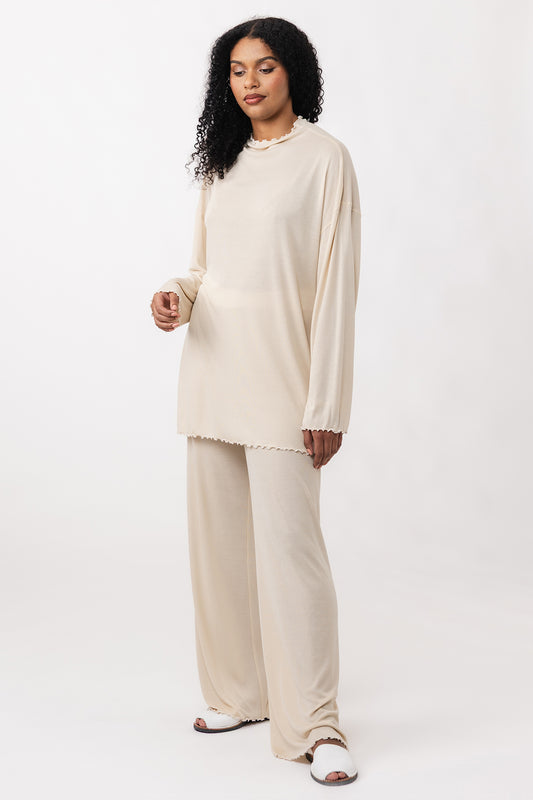 OLO funnel neck & V-neck tee