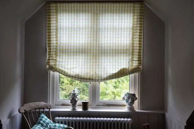 RELAXED BLIND