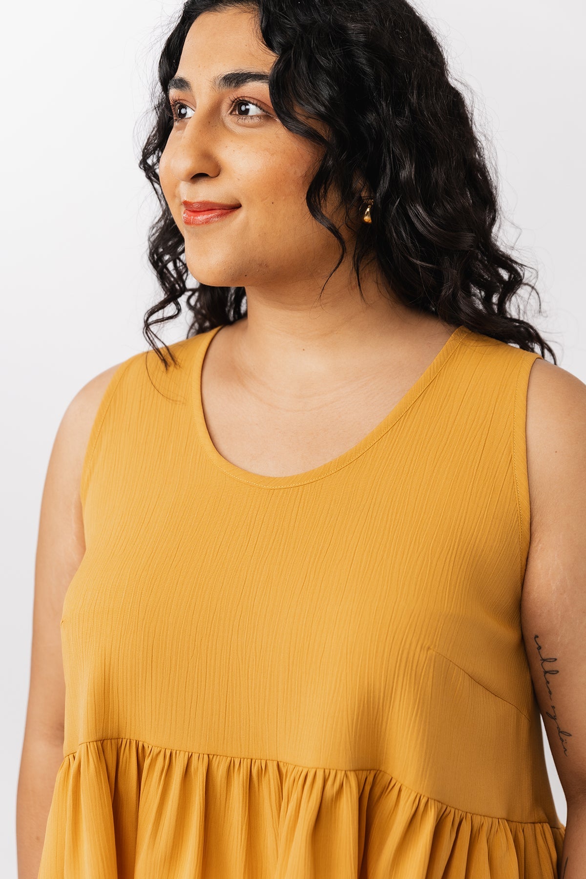 Top with a round neckline sewing pattern