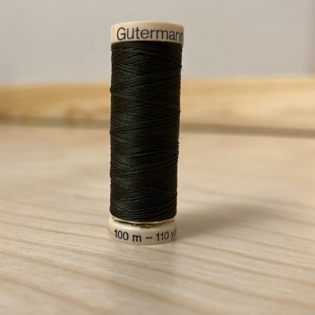 Gutermann Sew-All Thread in Mahogany #579 - 110 yards