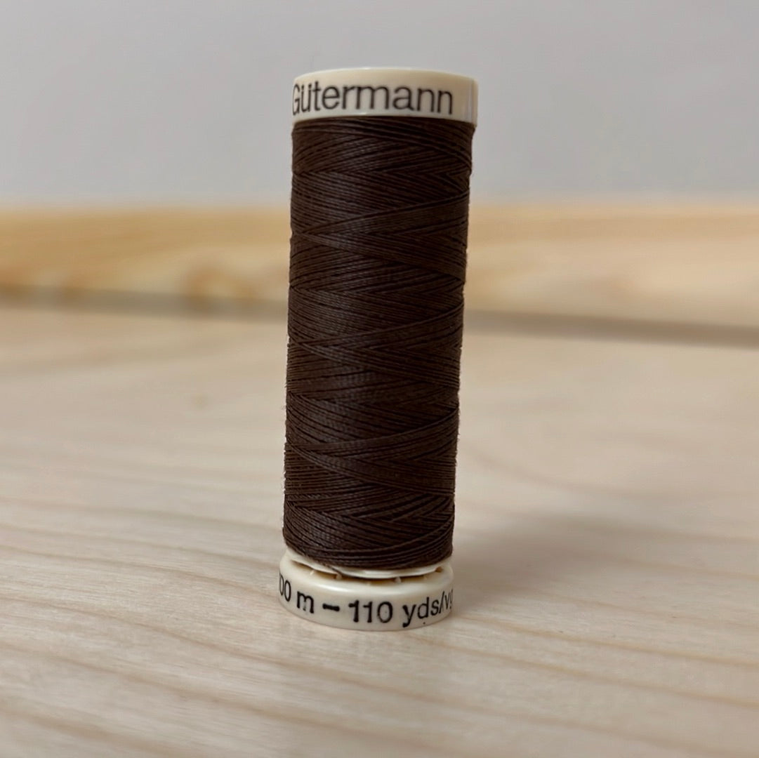 Gutermann Sew-All Thread in Saddle Brown #575 - 110 yards