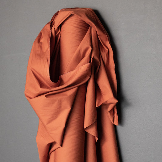 organic cotton poplin fabric in valencia by Merchant and mills